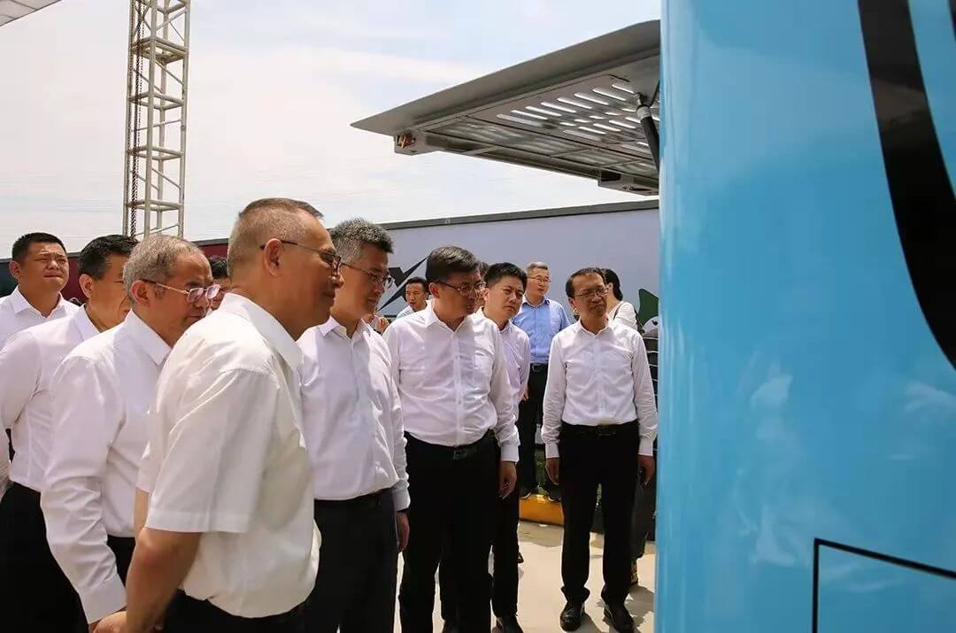 南京首条氢能客车示范线开启氢蓝时代