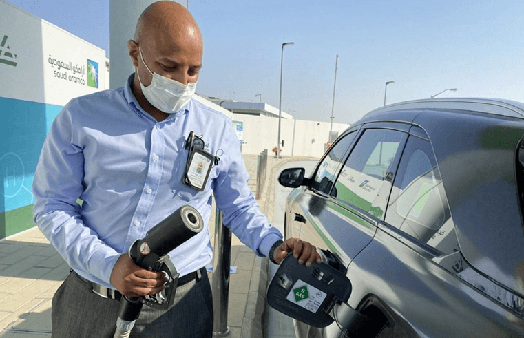 沙特阿拉伯建立首个氢能汽车加氢站.png