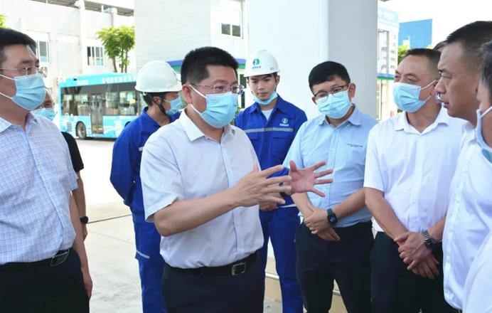 苏永忠与有关部门负责同志就丽江氢能产业发展存在的问题进行研讨