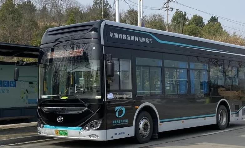氢澜科技助力金寨首批20辆氢燃料电池公交车投运.jpg